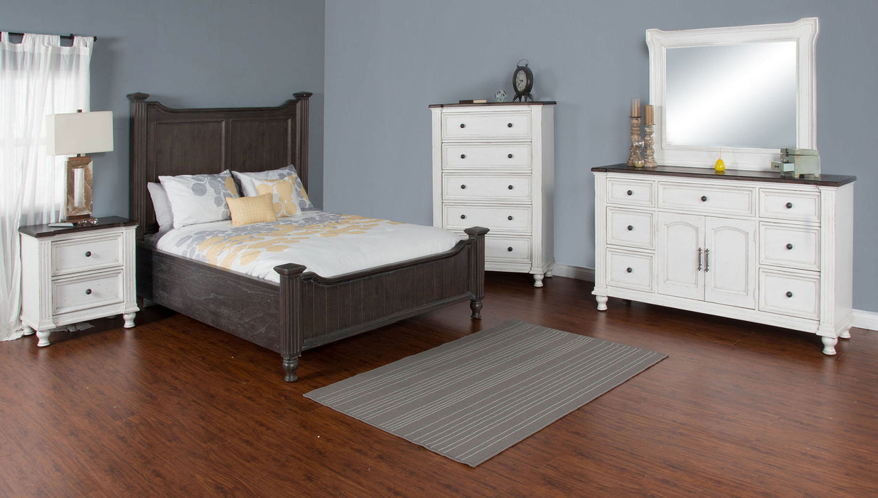 Carriage House - Chest With 5 Drawers - Cottage White / Europen Dark