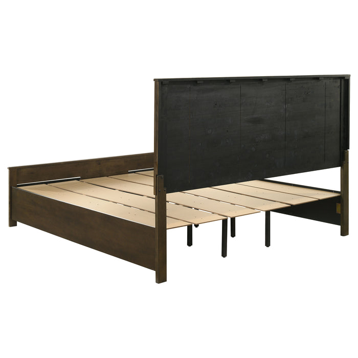 Woodmont 5-piece Eastern King Bedroom Set Golden Brown