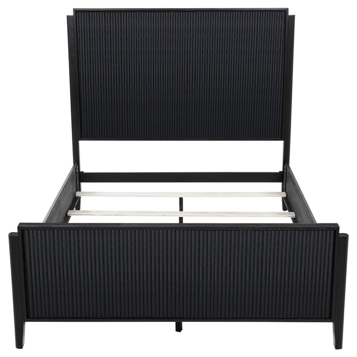 Brookmead Wood Queen Panel Bed Black